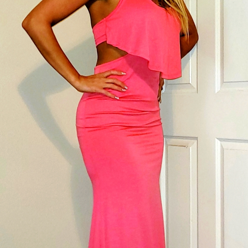 Supernova Fuscia Maxi Dress Size Med.